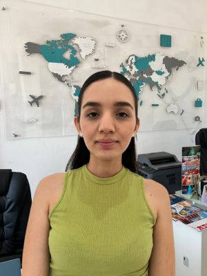 Evelyn<br>Atención al cliente y WhatsApp