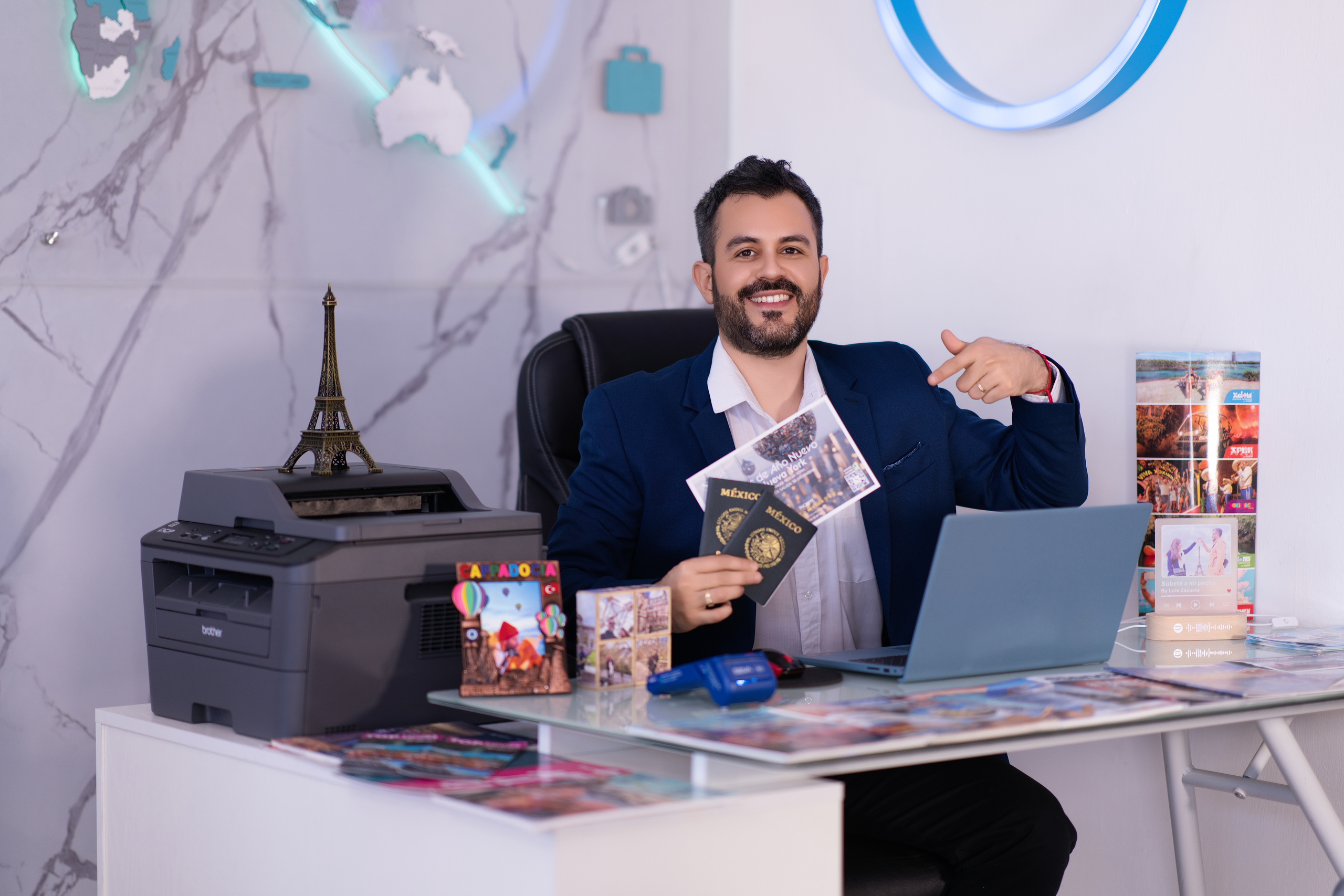 Luis Zazueta<br>Fundador & Asesor de viajes